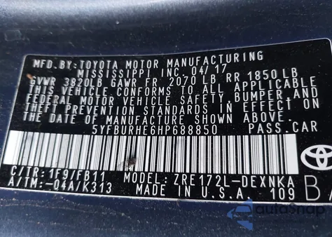 2017 Toyota Corolla Le z USA, uszkodzony, nr VIN 5YFBURHE6HP688850